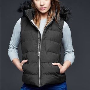 Gap Black Faux Fur Trim Matte Puffer Vest